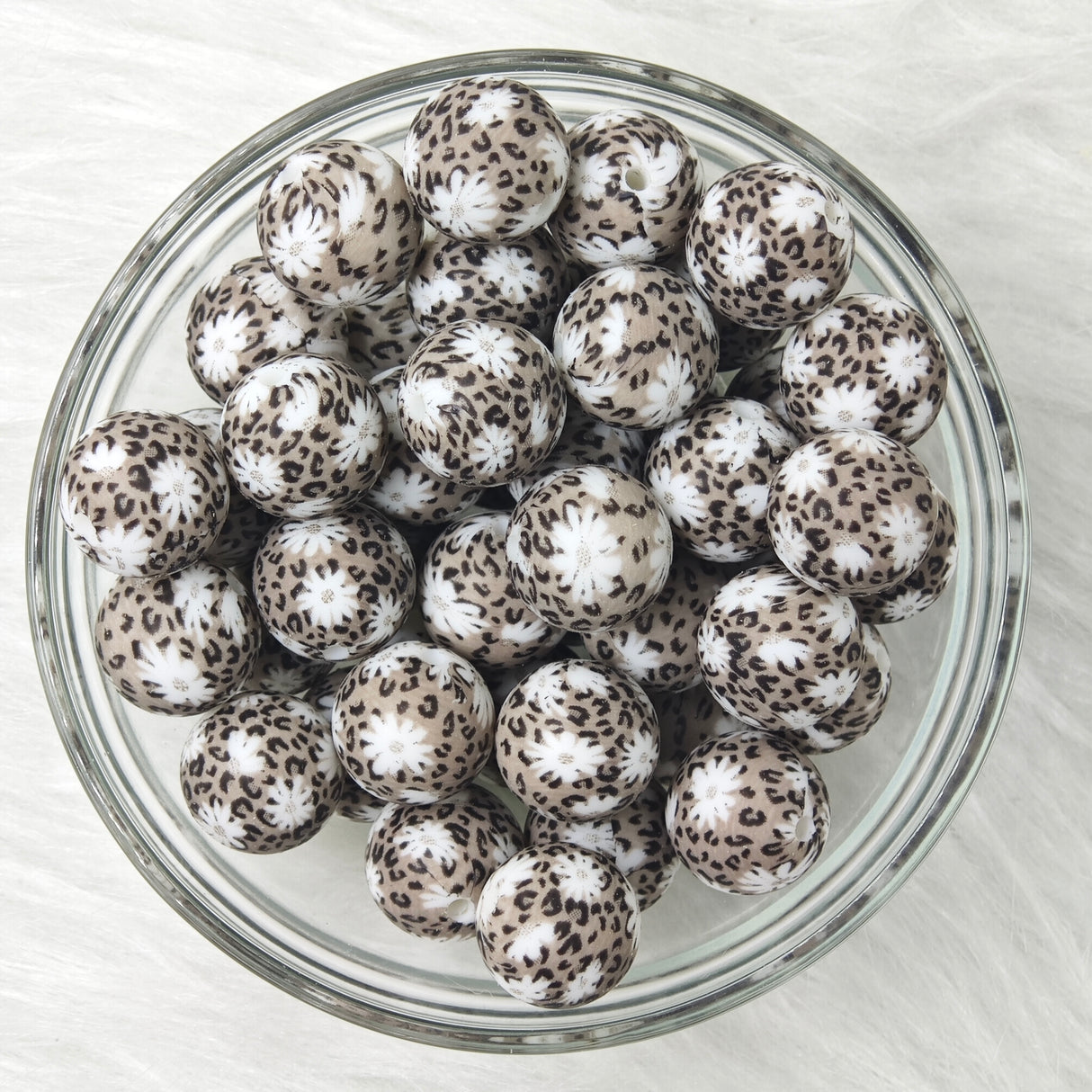 15mm white daisy brown background Printed Silicone Beads