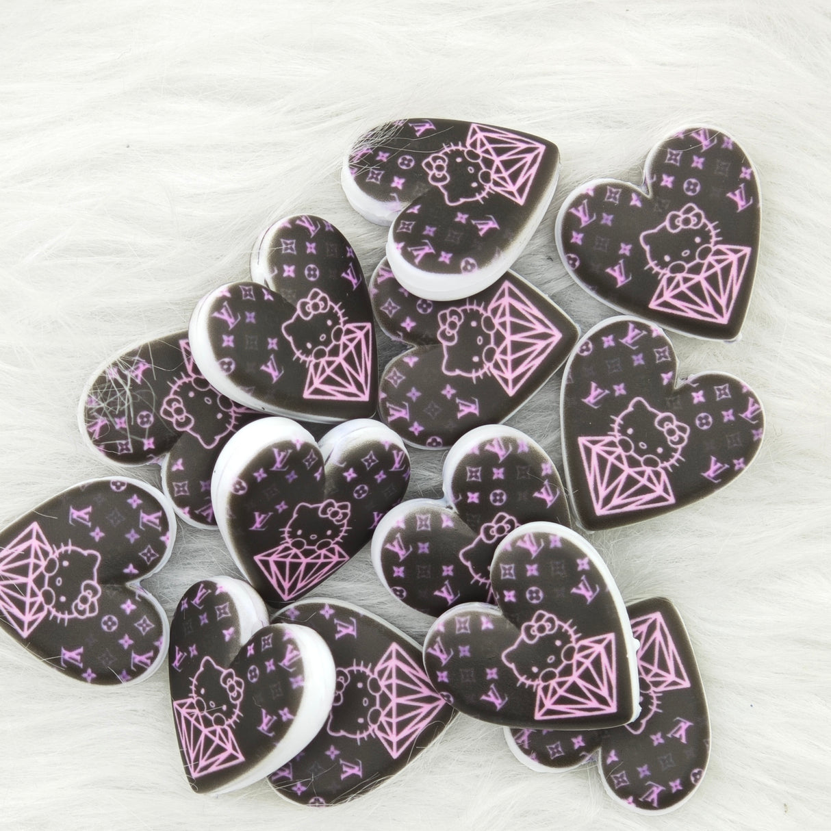 HK V*L heart shape Silicone Focal Beads, designer Focal Beads(D70)