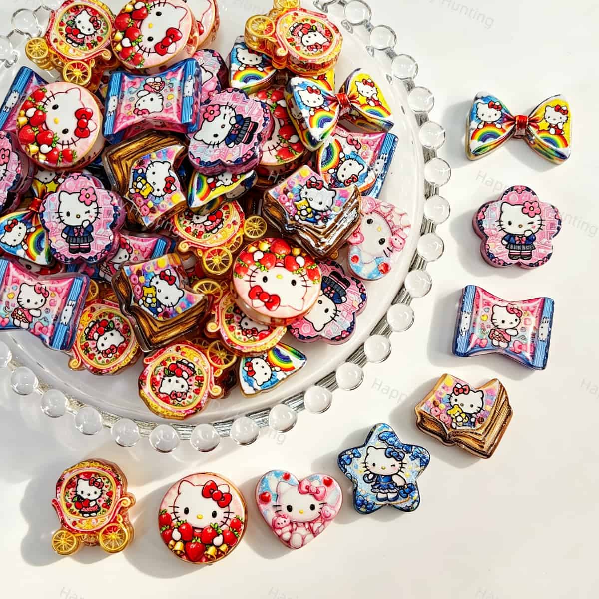 Acrylic focal beads featuring a cute white cat cartoon print design in mixed shapes. Lightweight, colorful, and durable, perfect for beadable pens, keychains, and handmade crafts.