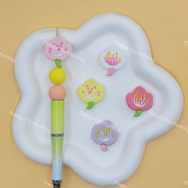 Multi-color simple blossom flower silicone focal beads for custom beaded pen making
