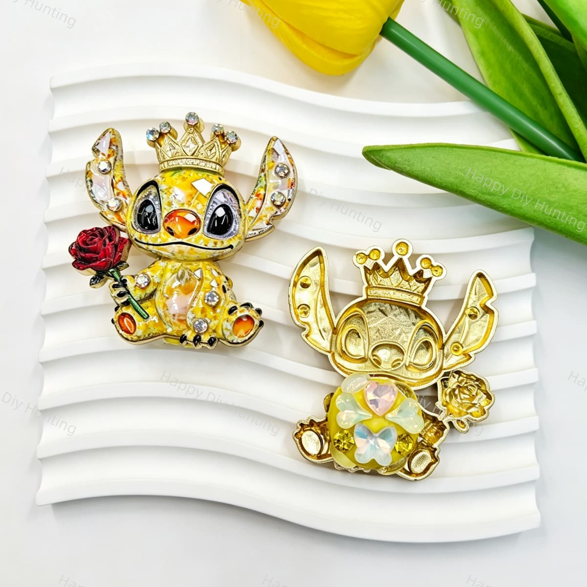 Yellow crown alien metal fancy bead with rhinestones shown from the front and back. The front features a colorful faceted alien design holding a rose, while the back shows a gold metal finish. Perfect for DIY beadable pens and crafts.