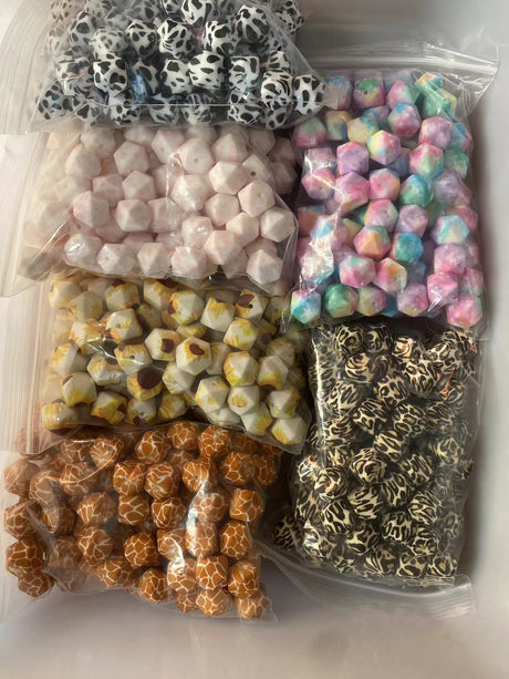 Does mixing silicone focal beads with wooden beads look good?