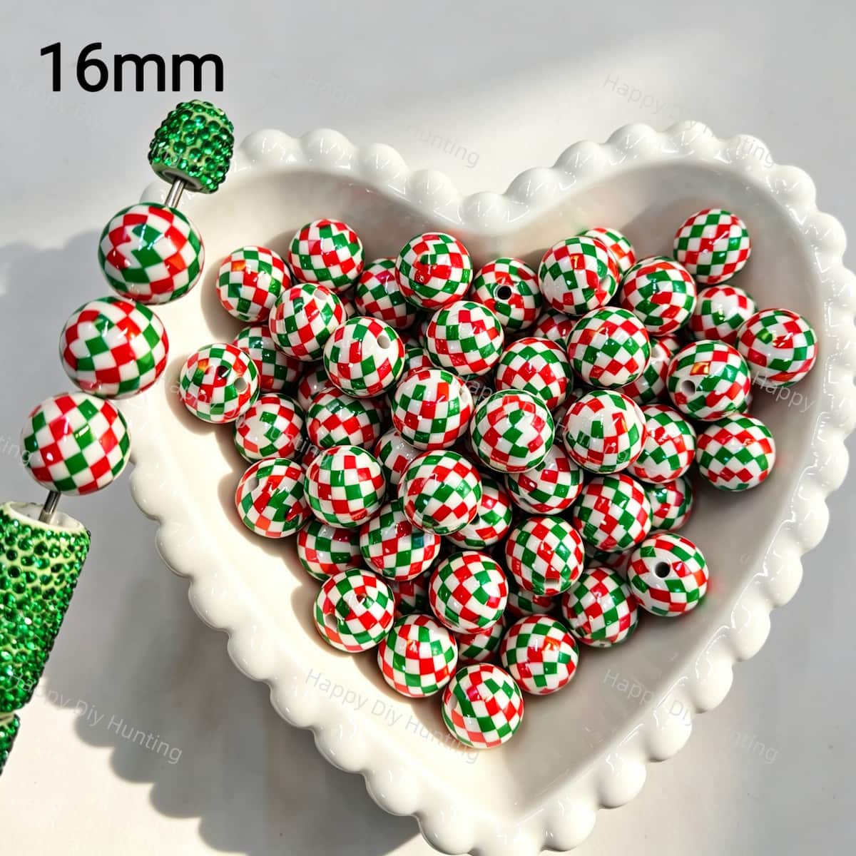 16mm round acrylic beads featuring a classic red and green Christmas checkered pattern. Lightweight, festive, and durable, perfect for beadable pens, keychains, and handmade holiday crafts.