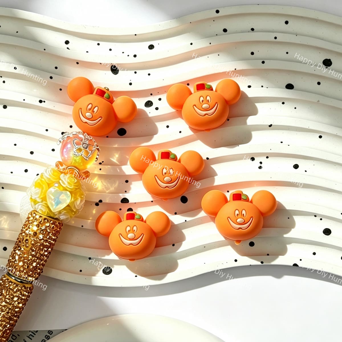 3D Halloween pumpkin-style smiley silicone focal beads for DIY pens and spooky handmade crafts