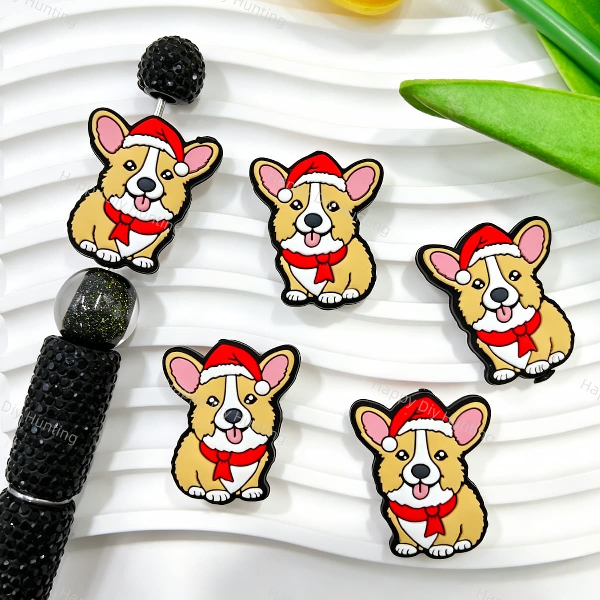 Silicone focal beads featuring a Christmas corgi dog design. Soft, durable, and flexible, perfect for beadable pens, keychains, and handmade holiday crafts.