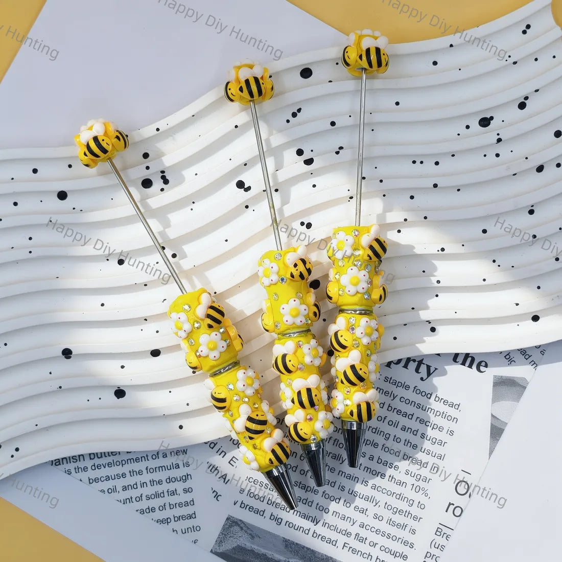 pre‑decorated yellow honey bee daisy beadable pens with embedded rhinestones bulk handmade ballpoint craft pens
