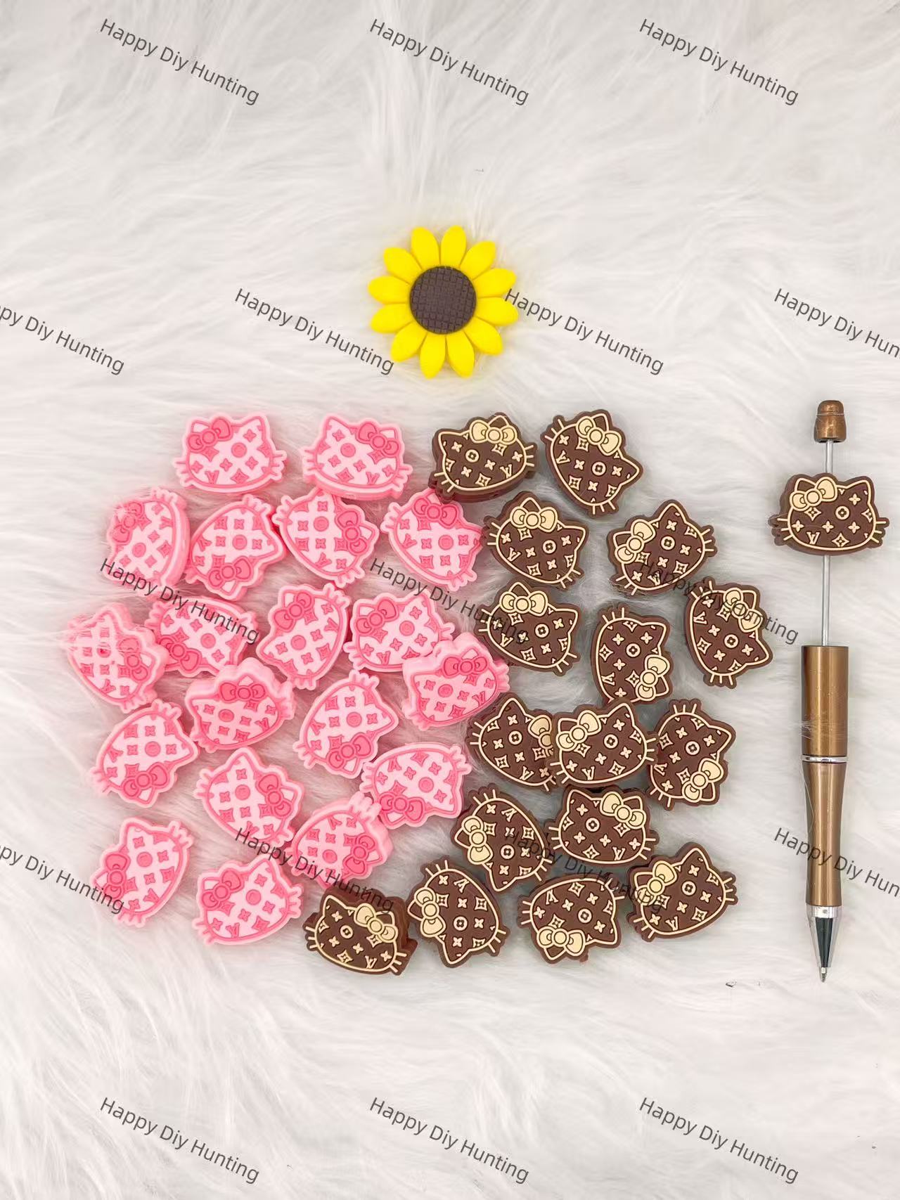 Pretty V*L HK cat Silicone Focal Beads Wholesale, silicone focal beads for pens