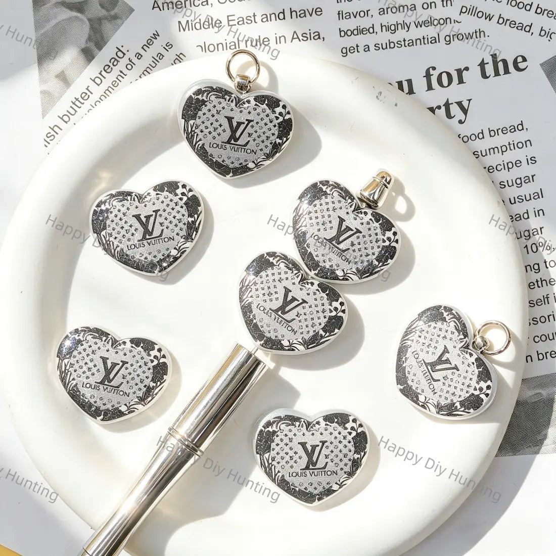 Silver Glitter Vintage Floral Border Flat Heart Acrylic Focal Beads, Double Sided Decorative Acrylic Beads For DIY Beadable Pen Keychain Bracelet Handmade Craft Supplies
