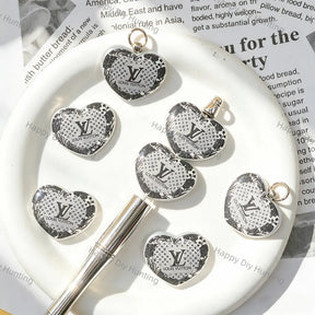 Silver Glitter Vintage Floral Border Flat Heart Acrylic Focal Beads, Double Sided Decorative Acrylic Beads For DIY Beadable Pen Keychain Bracelet Handmade Craft Supplies