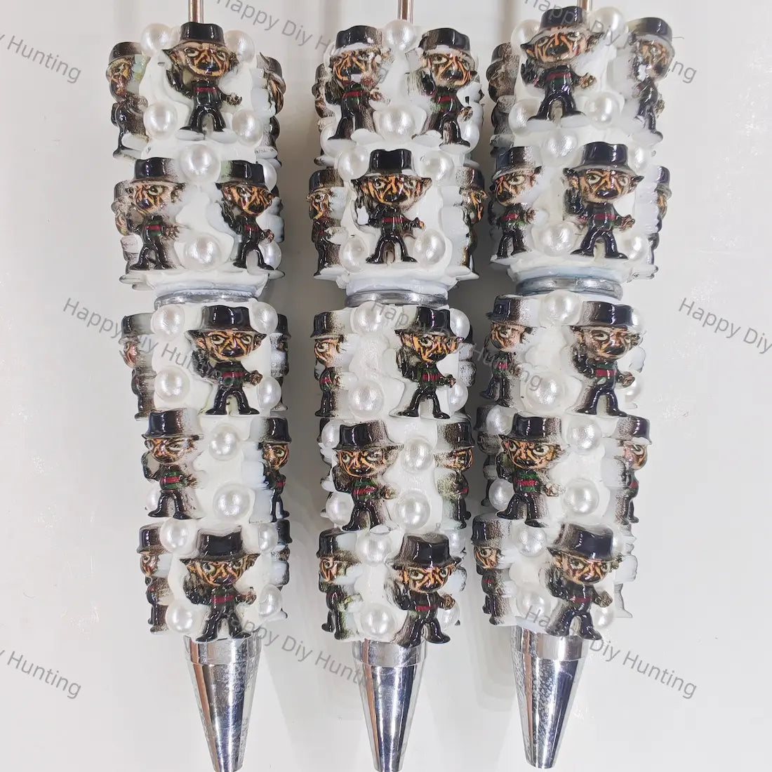 pre‑assembled top‑hat horror‑style 3D character figurine beadable pens, white base decorated with faux pearls, spooky halloween themed craft ballpoint pens bulk