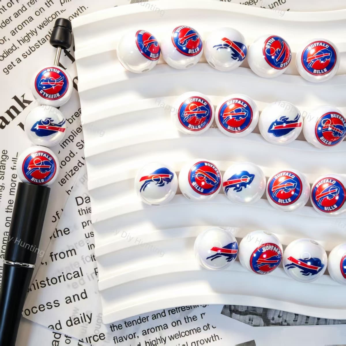 Blue red bison football pattern printed round acrylic focal beads, large hole craft beads for beadable pen and keychain DIY supplies