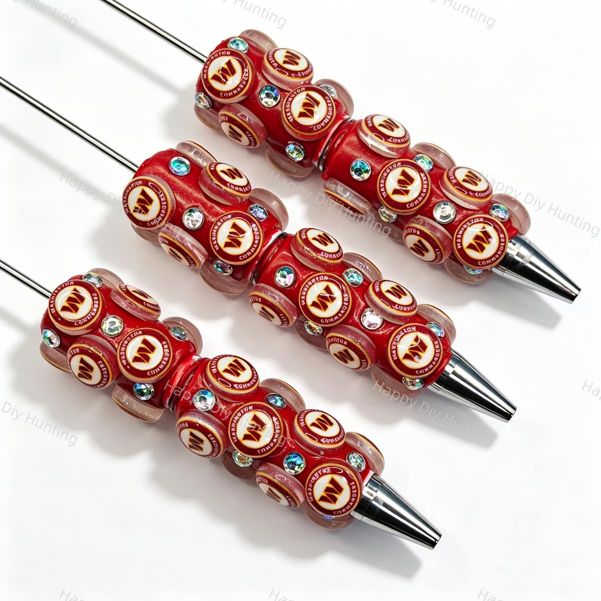 Red W‑letter football emblem sports beadable pens, circular beads printed with W‑letter patterns and iridescent rhinestones for diy handmade stationery