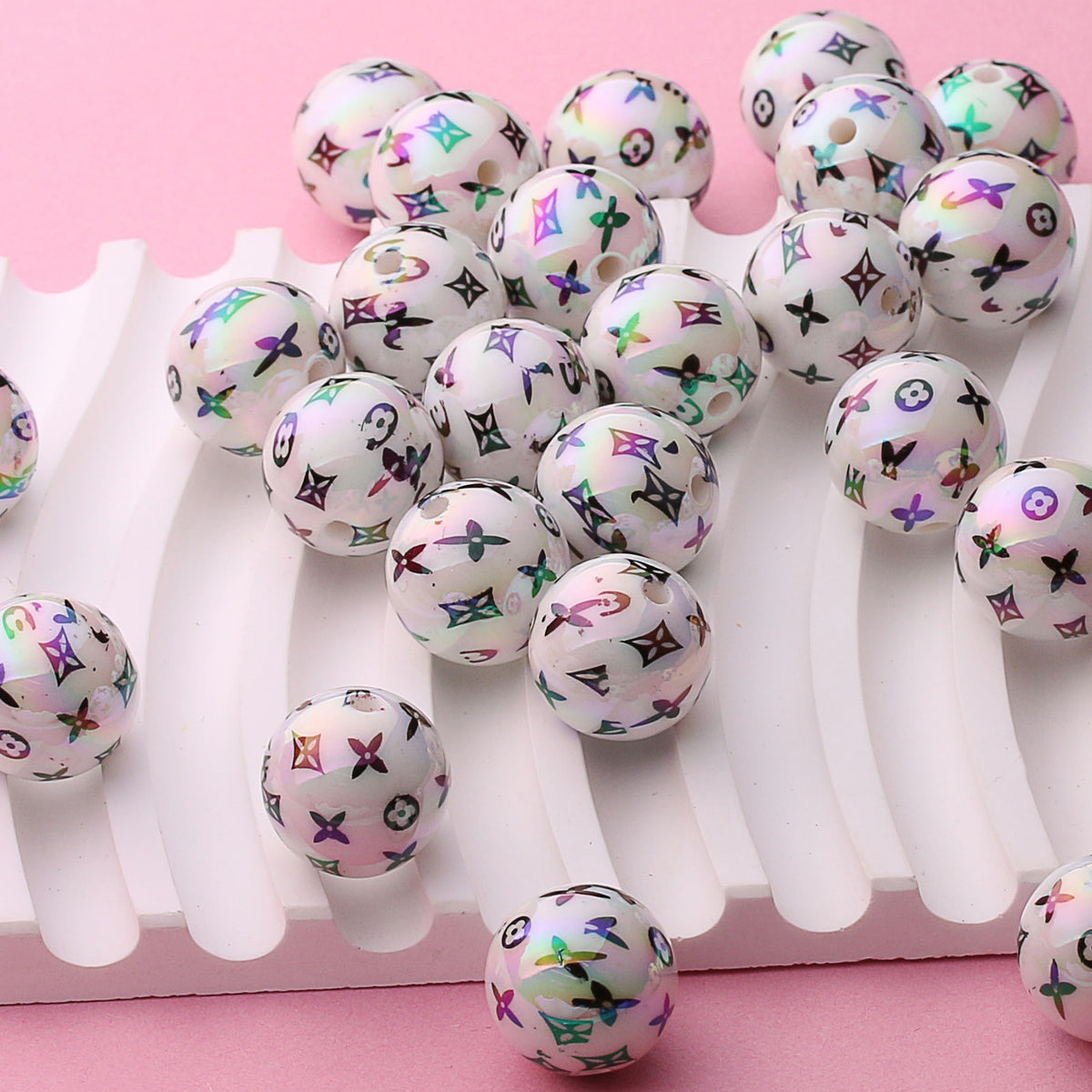 16mm L*V White Acrylic Round Beads
